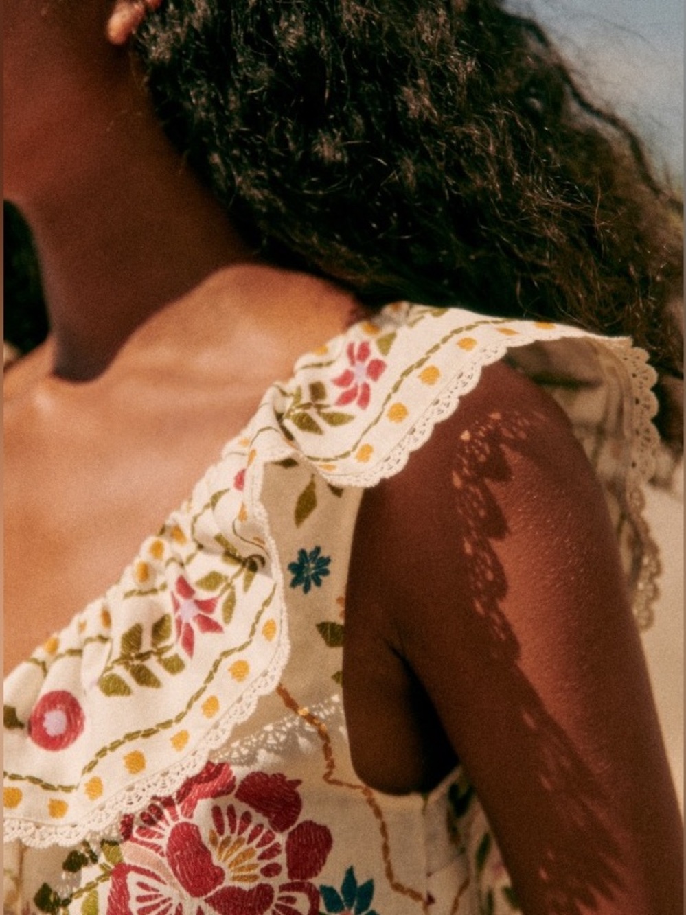 Sézane X FARM RIO Gold Blouse in Jardim Romatico FR 34 / US 2 - Picture 2 of 16